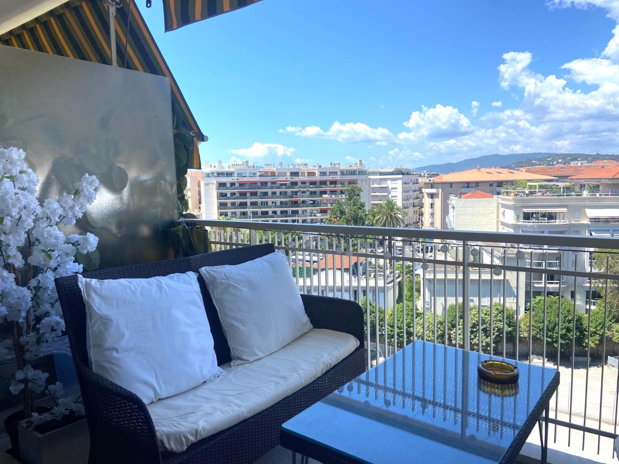 Appartamento Belle Terrasse Pres Du Martinez Et Des Plages! Cannes